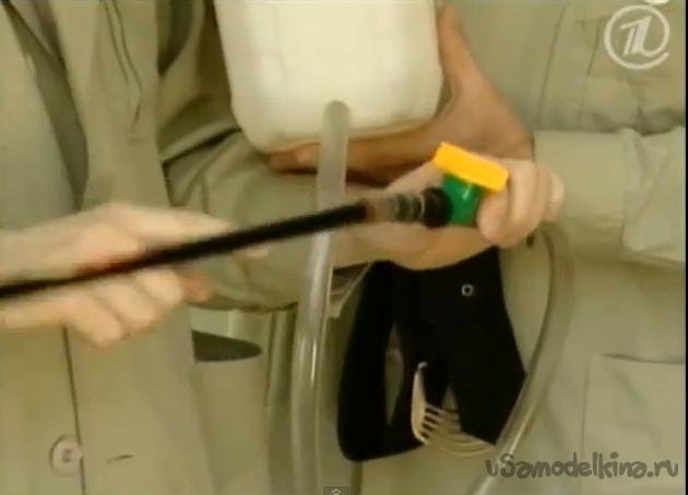 Самодельная дачная лейка из канистры