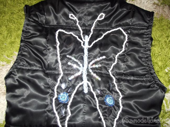 Из куртки в оригинальный жилет с вышивкой «Бабочка»