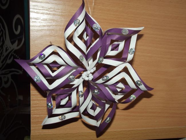 Объемная снежинка-оригами