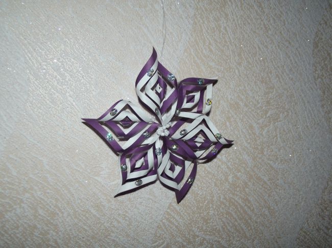 Объемная снежинка-оригами