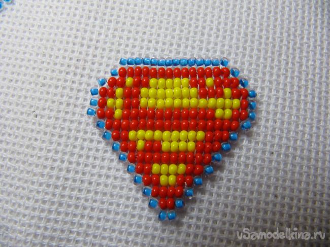 Брелок Супермена из бисера