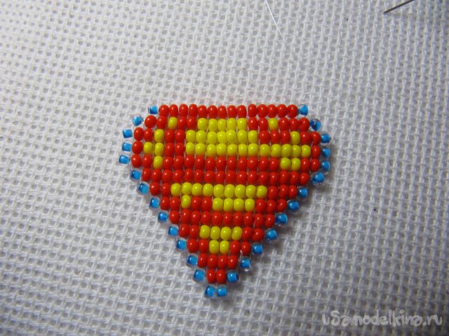 Брелок Супермена из бисера