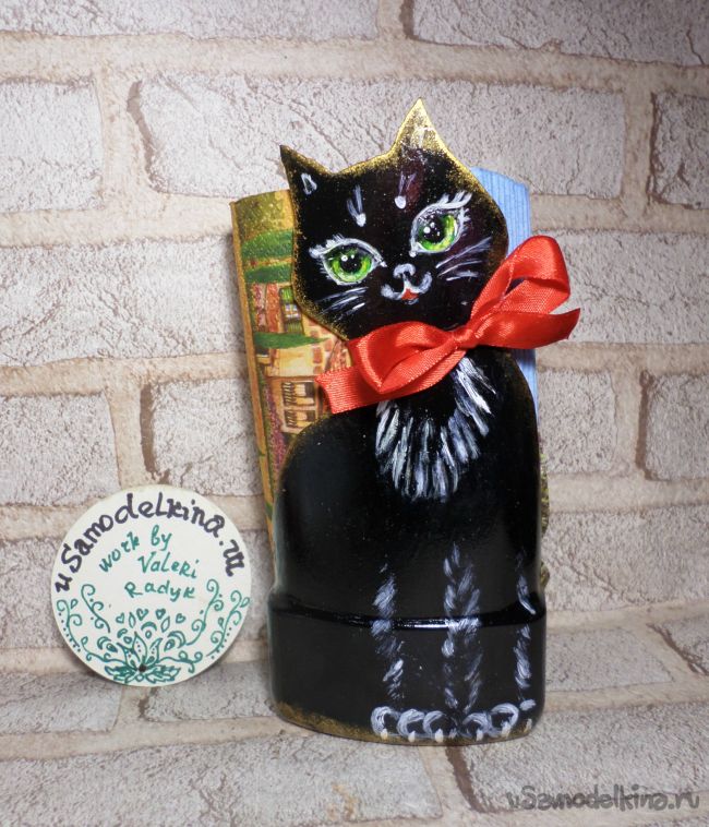 Салфетница «Чёрный кот» из бросового материала