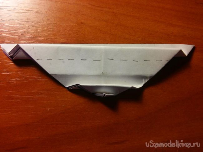 Пугающая  оригами рука скелета из бумаги