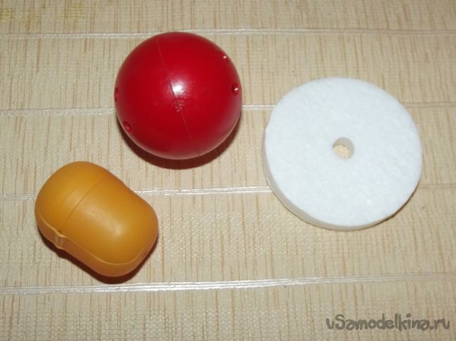 Елочные игрушки из шпагата и бросового материала