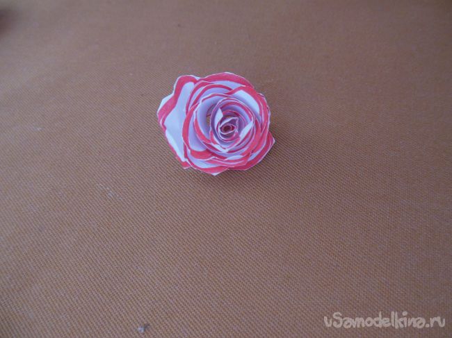 Валентинка «Нежность» с розами из бумаги
