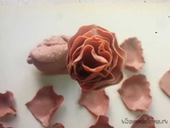 Пионовидная роза из пластики